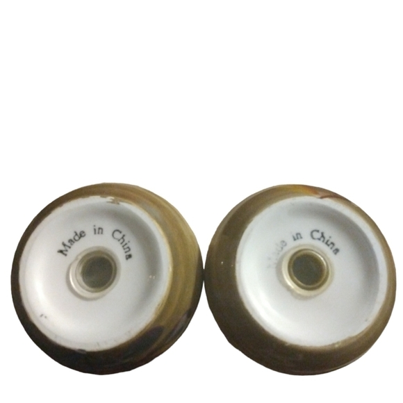 Painted Ceramic LG. Salt & Pepper Shakers Beehive Shaped Tan with Floral Design - Picture 6 of 6